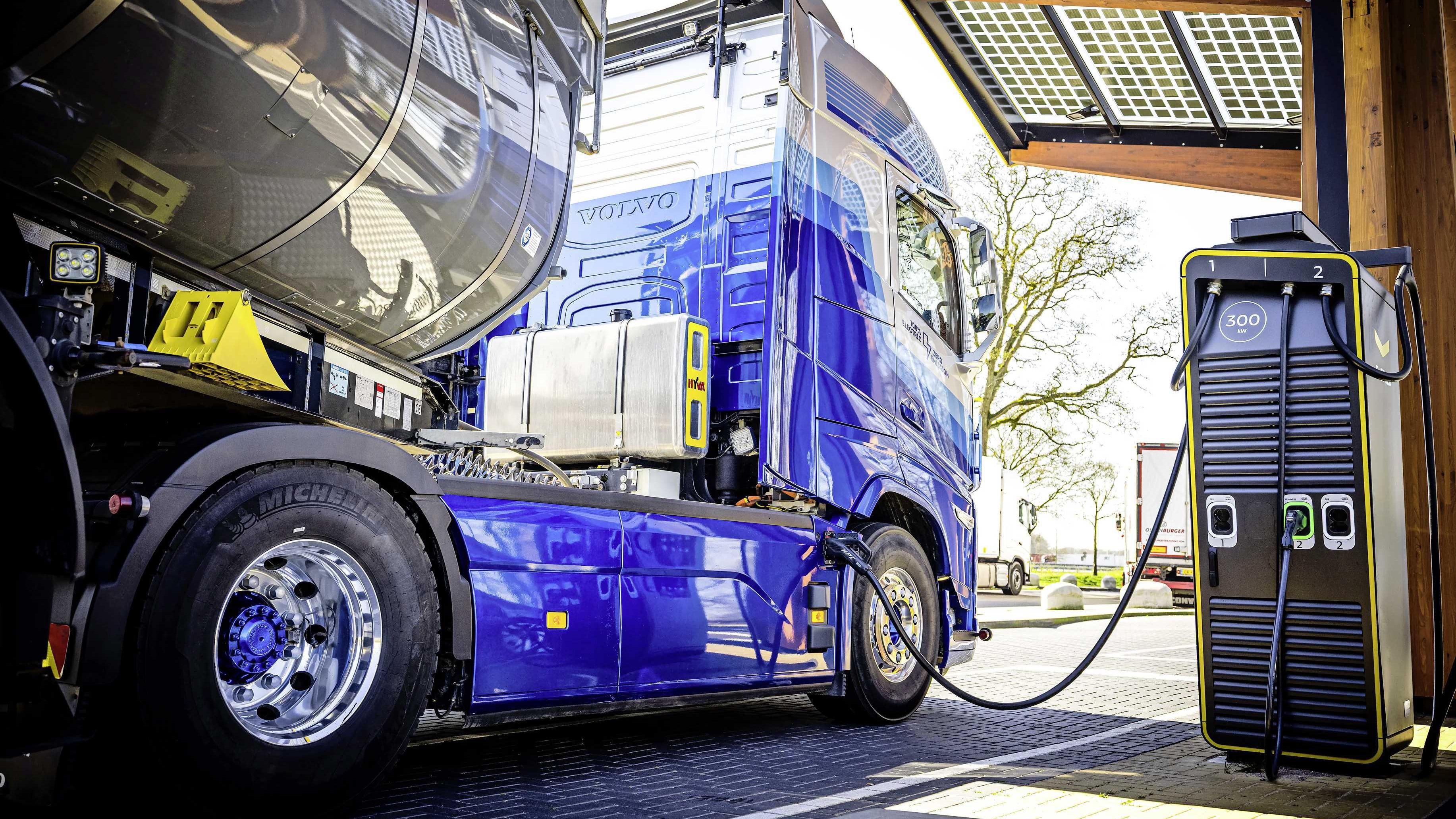 Onzekerheid rond beloofde korting op vrachtwagenheffing: ’Schieten transportbedrijven hier wel iets mee op?’